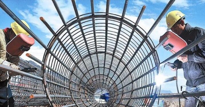 스틸 케이지 용접기 VS 전통적인 스틸 케이지 성형 